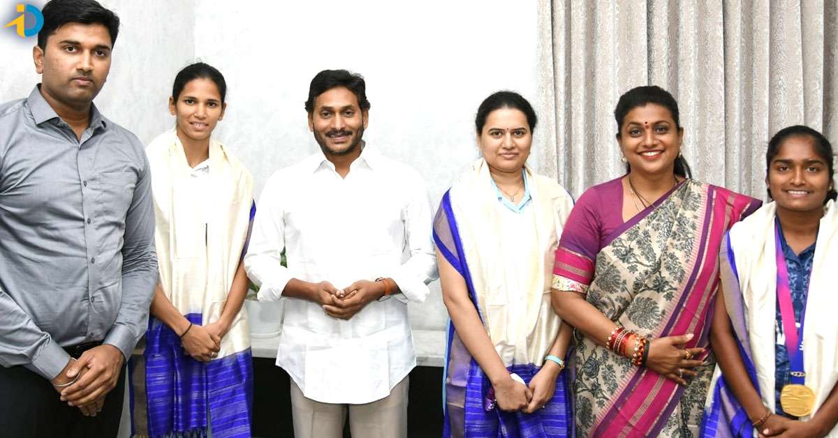 Asian Games Medal winners call on CM