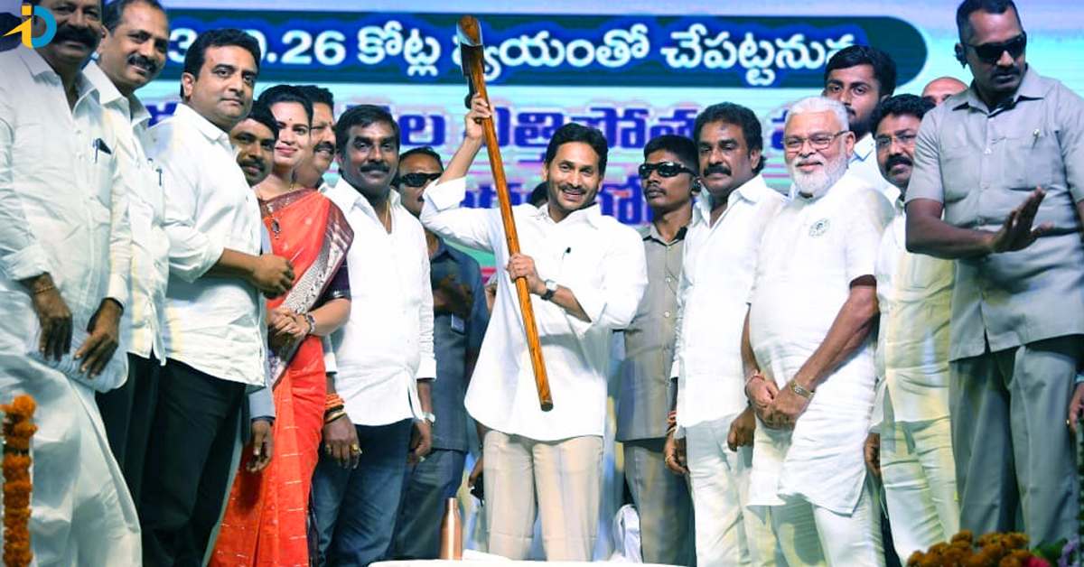 Jagan launches Varikapudisela lift works