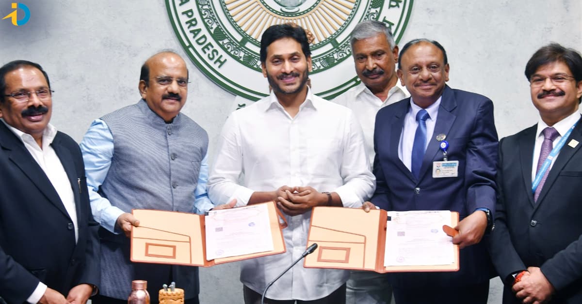 Jagan lays stone for solar power projects worth Rs 6600 cr
