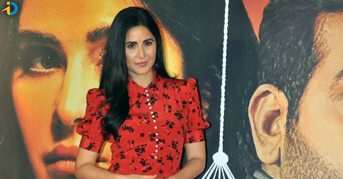 Graceful Defense: Katrina Kaif Responds to “Glamour Doll” Remark at Merry Christmas Event