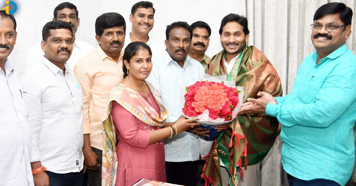 Andhra Pradesh Police Association meets Jagan