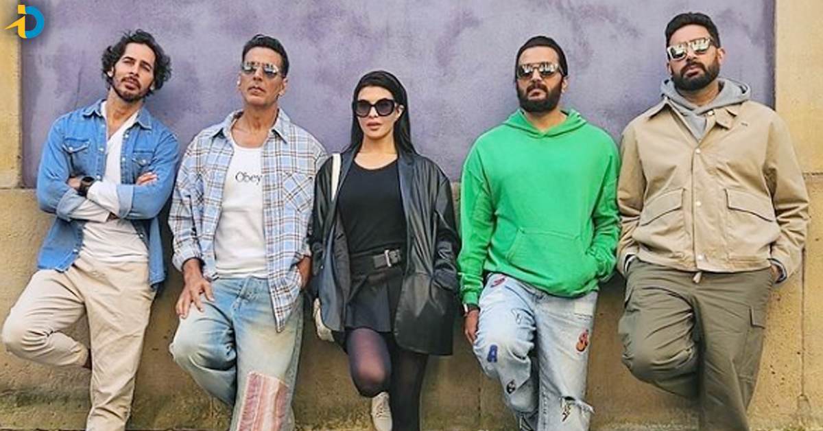 Housefull 5: Akshay Kumar shares a pic with his Co-Stars